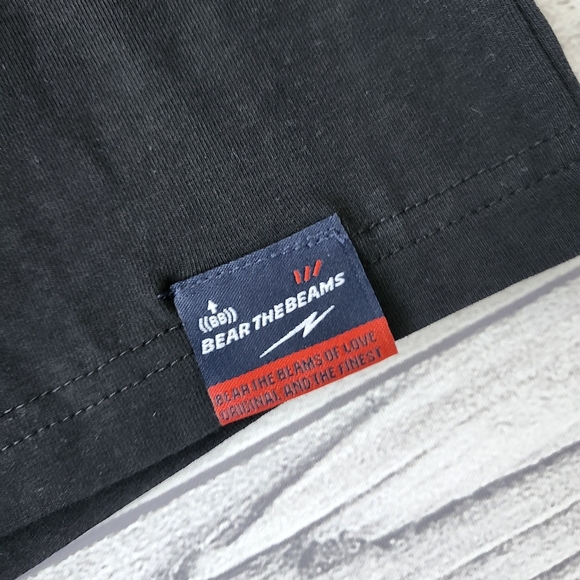 Men's Black Victory Graphic T-Shirt with Gold Accents - Picture 3 of 6